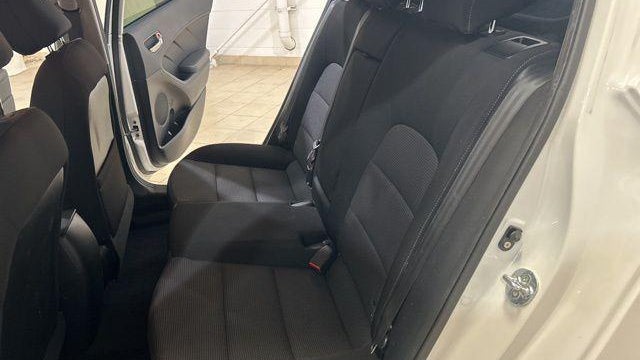 2017 Kia Forte5 LX