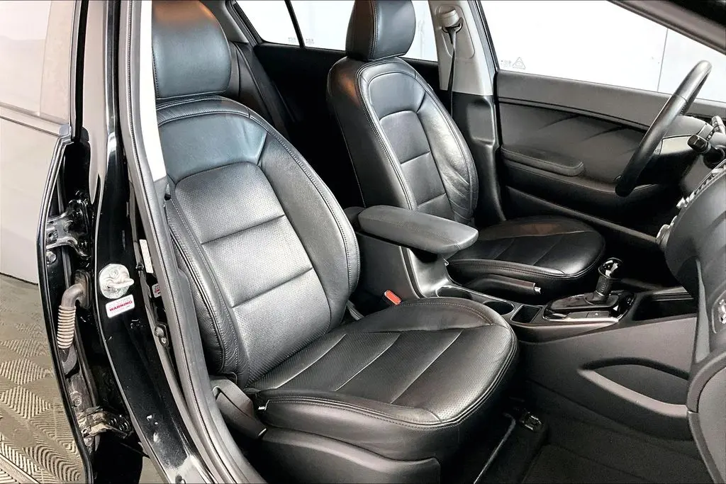 2017 Kia Forte - $11,541