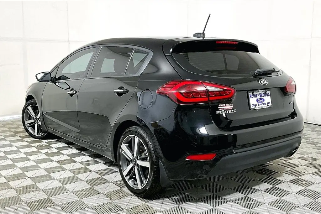 2017 Kia Forte - $11,541