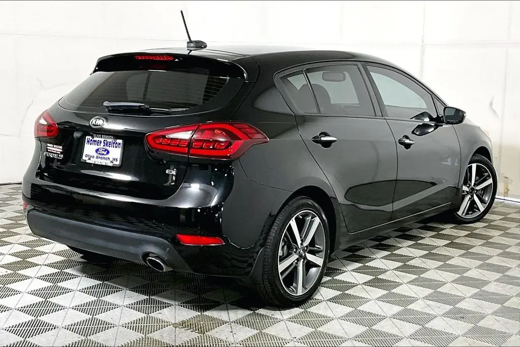 2017 Kia Forte - $11,541