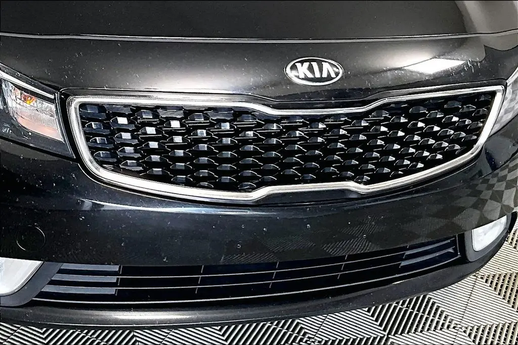 2017 Kia Forte - $11,541
