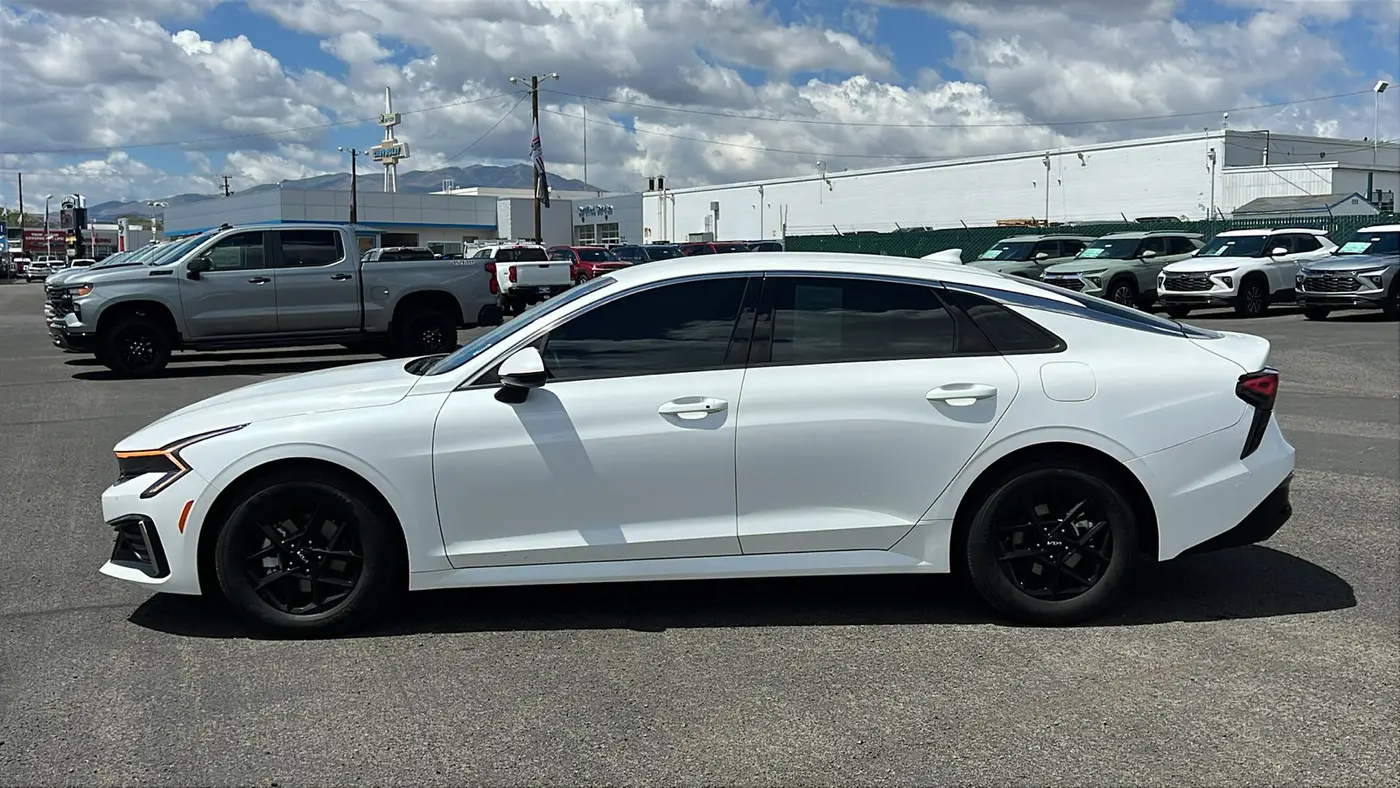 2025 Kia K5 LXS