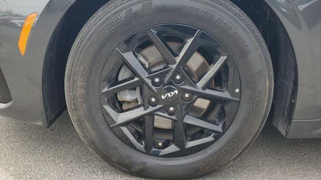 2025 Kia K5 LXS