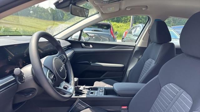 2025 Kia K5 LXS