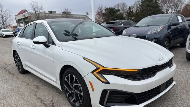 2025 Kia K5 EX