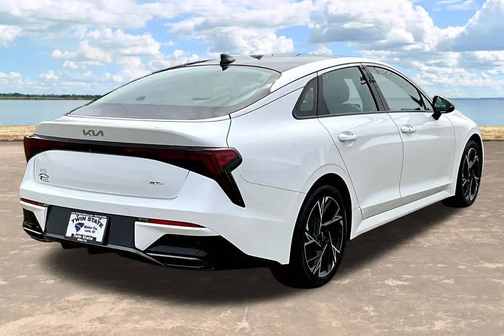 2025 Kia K5 - $27,950