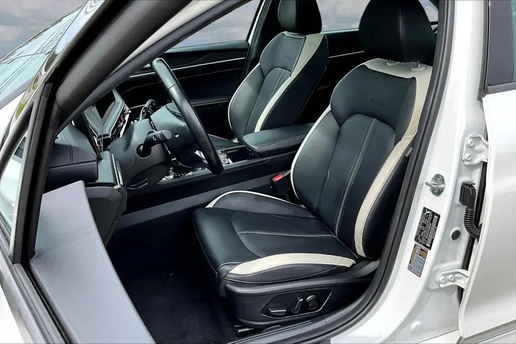 2025 Kia K5 - $27,950