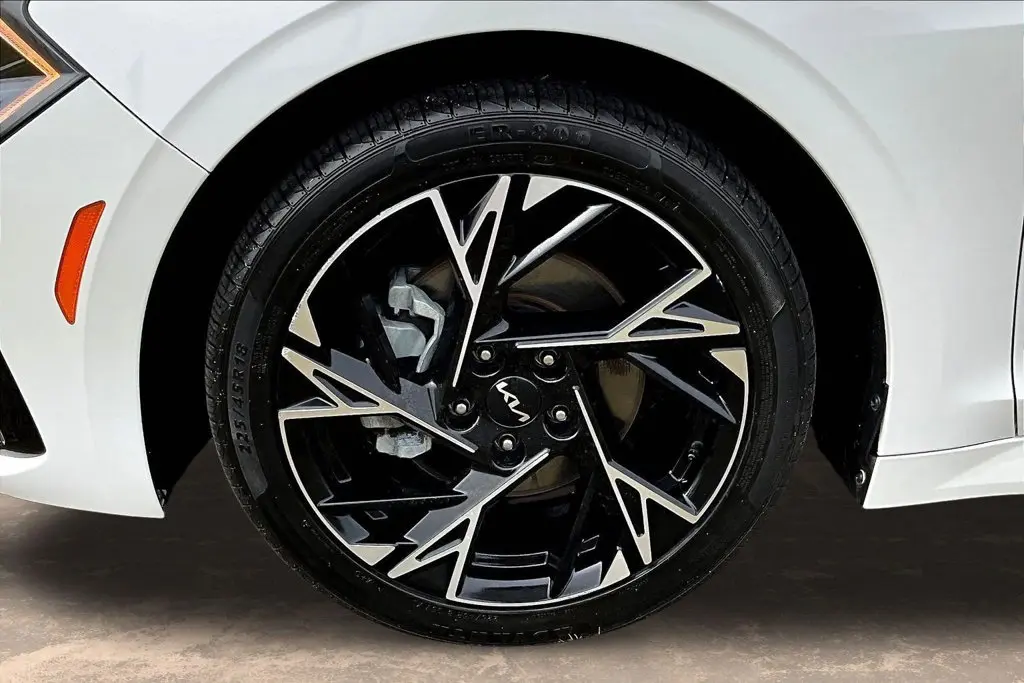 2025 Kia K5 - $27,950