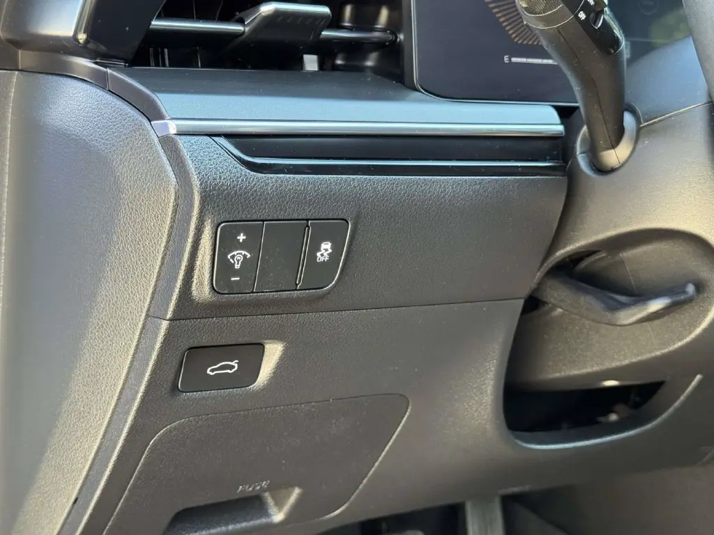 2025 Kia K5 - $26,500