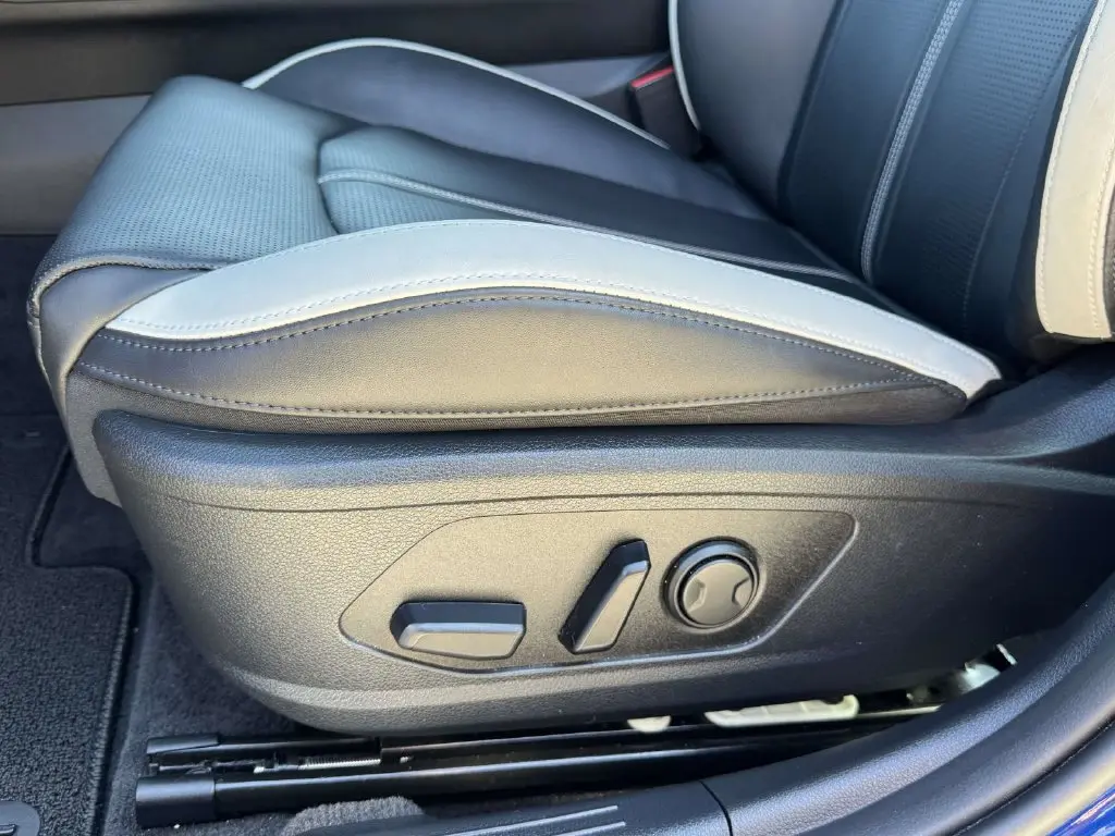 2025 Kia K5 - $26,500