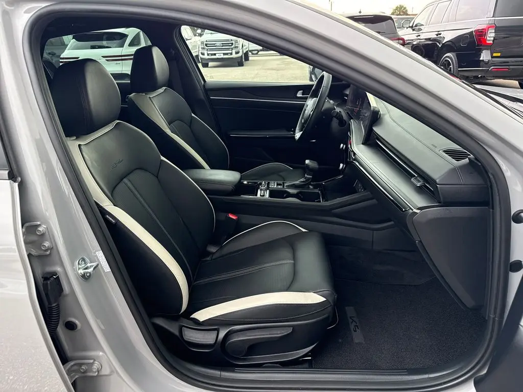 2025 Kia K5 - $26,900