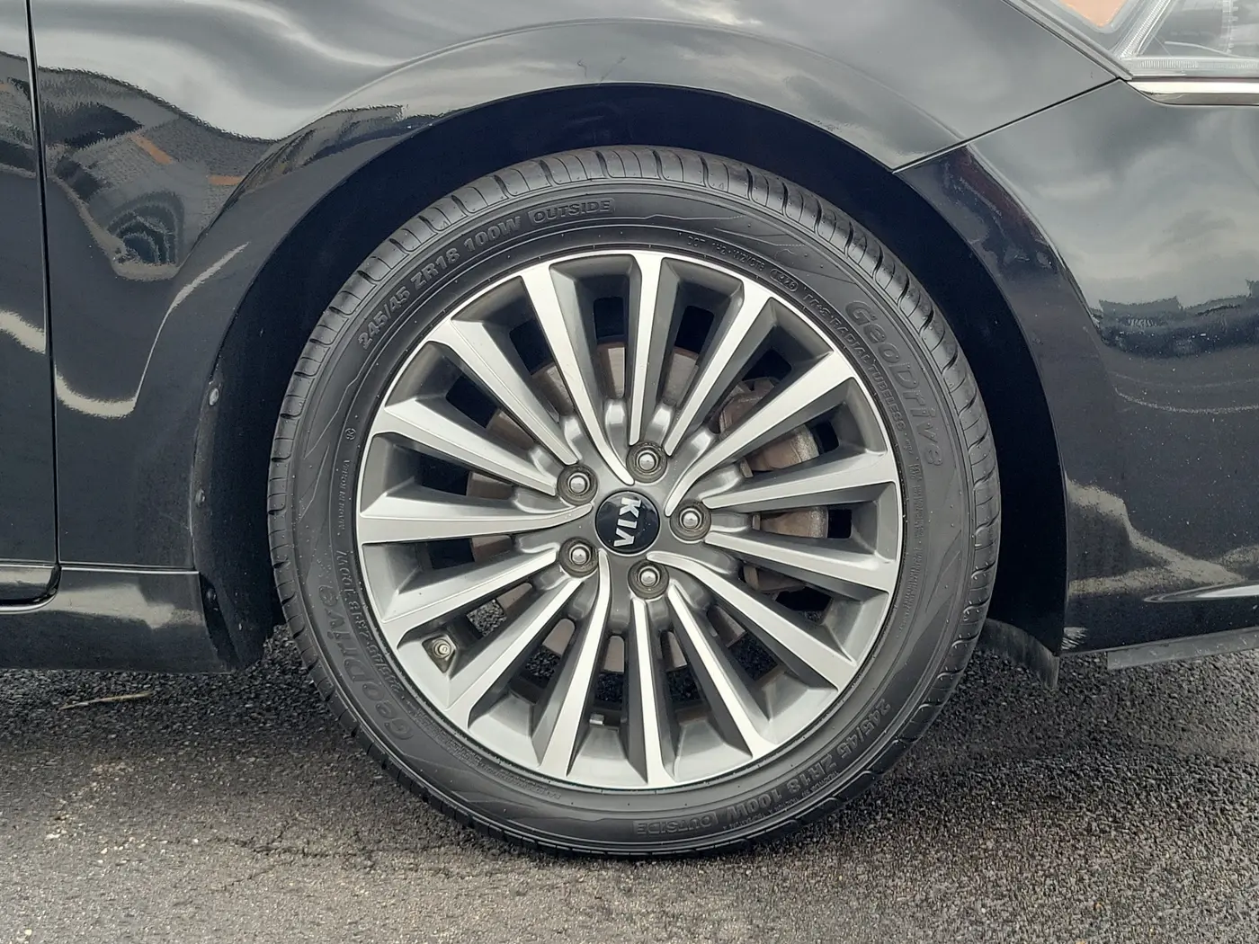 2019 Kia Cadenza - $14,988