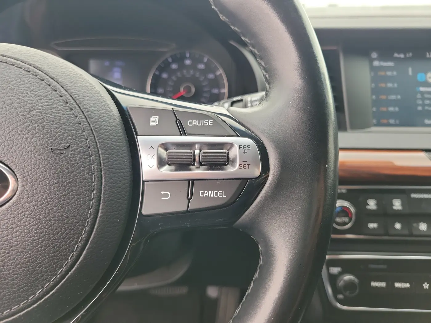 2019 Kia Cadenza - $14,988
