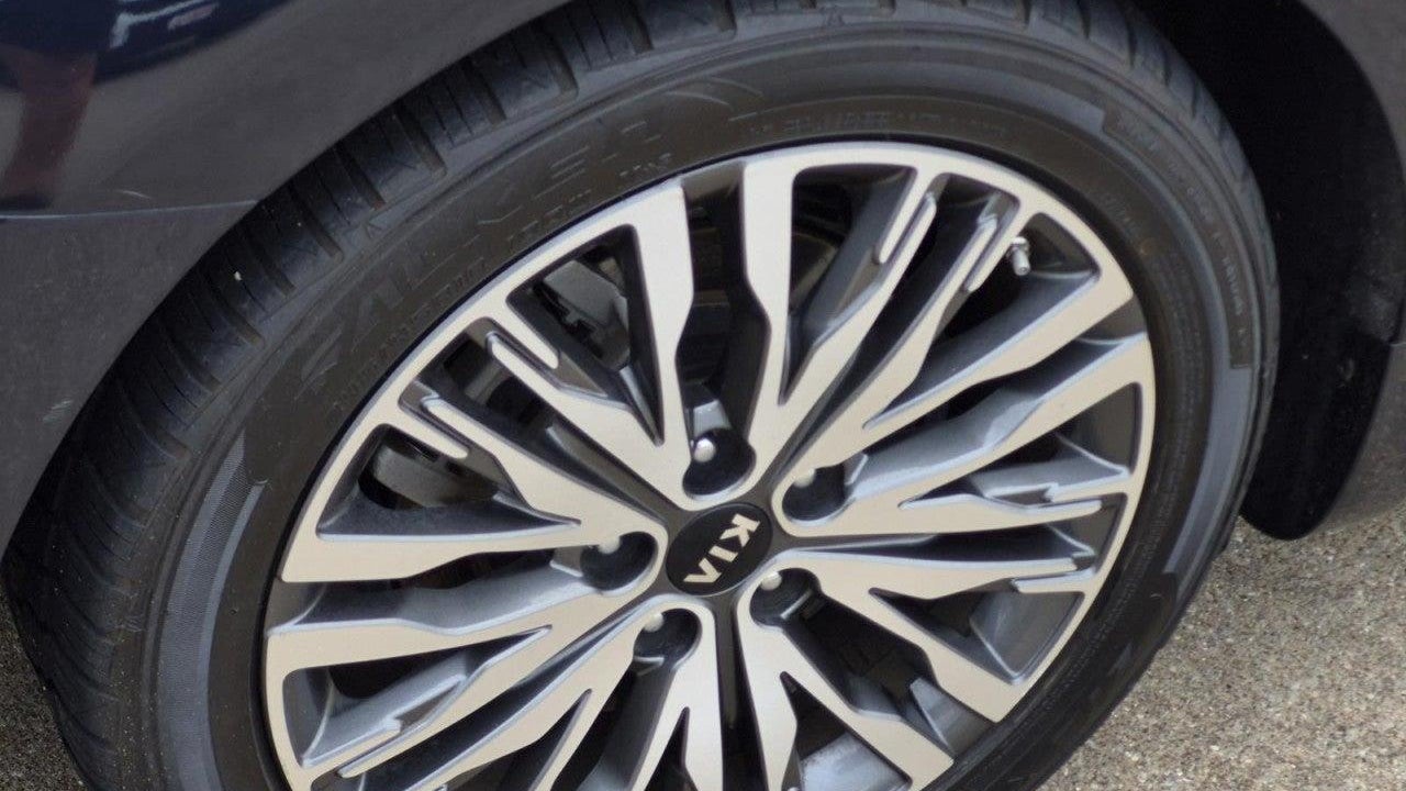 2020 Kia Cadenza Technology