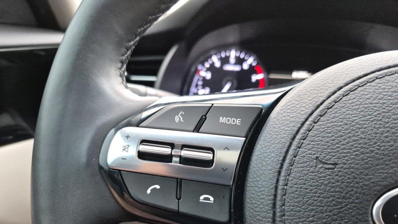 2020 Kia Cadenza Technology