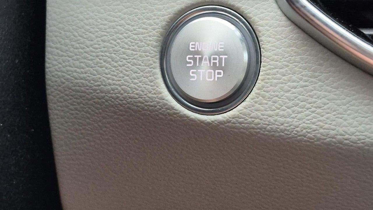 2020 Kia Cadenza Technology