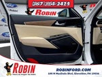 2017 Cadenza Thumbnail 20