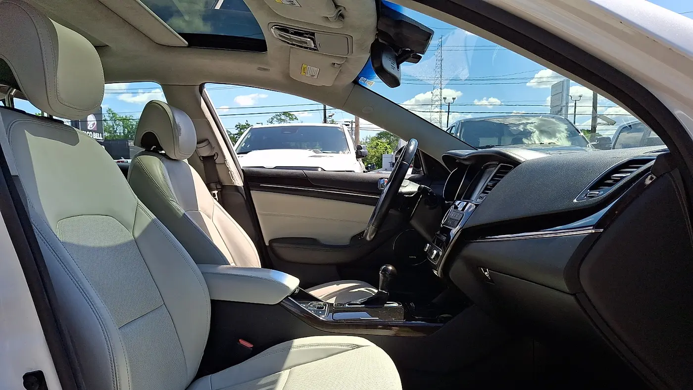 2016 Kia Cadenza Limited