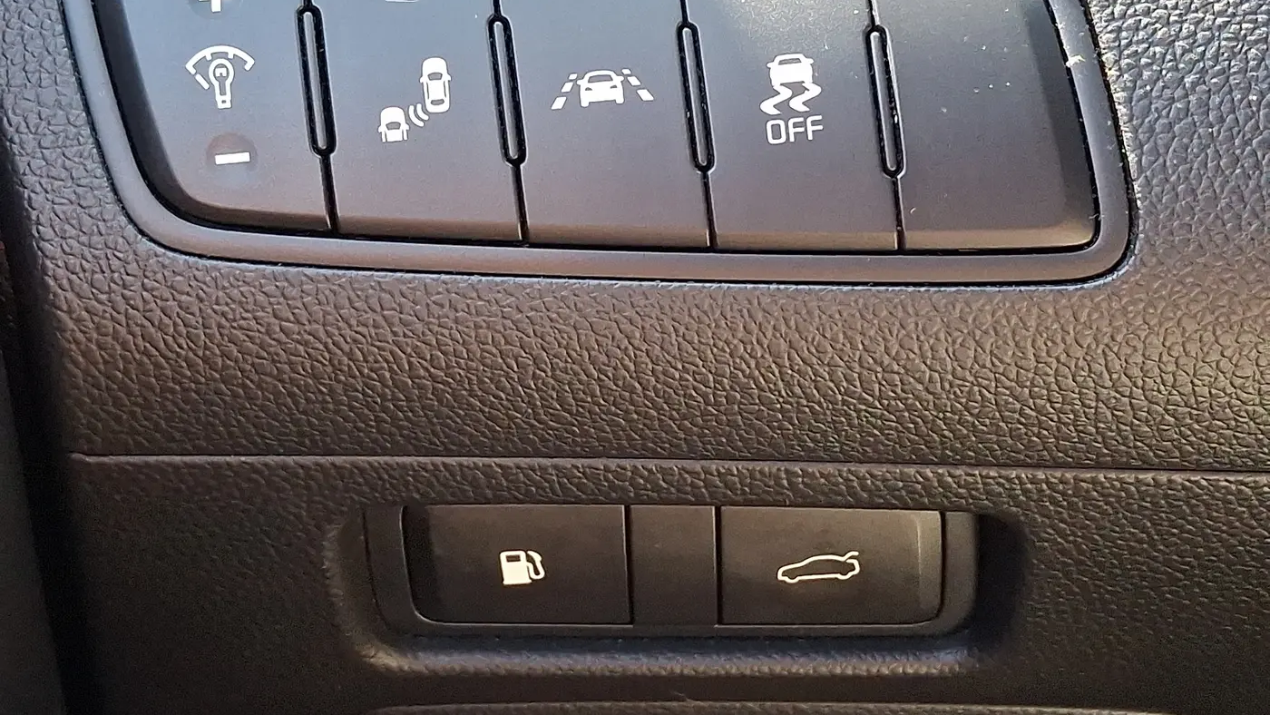 2016 Kia Cadenza Limited