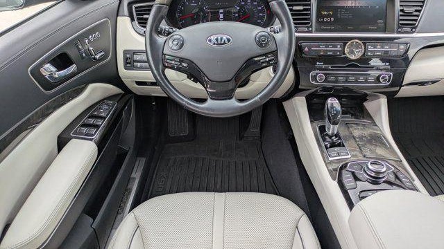 2015 Kia K900 Luxury