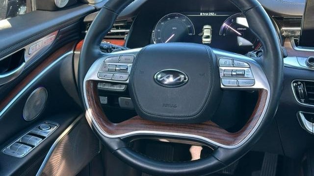 2019 Kia K900 Luxury