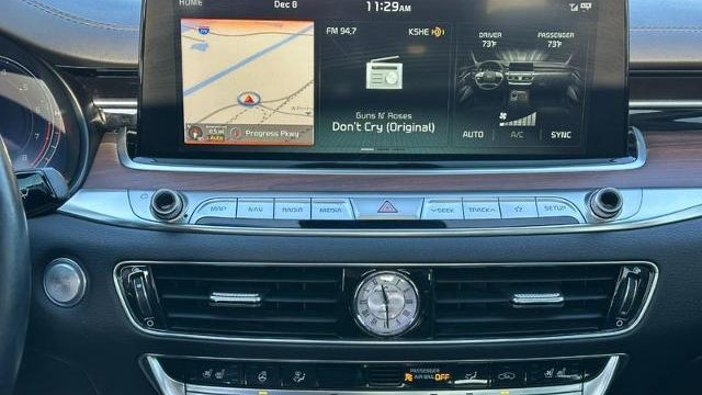 2019 Kia K900 Luxury