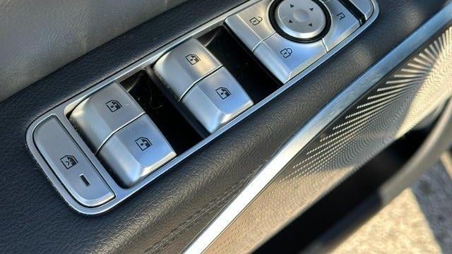 2019 Kia K900 Luxury
