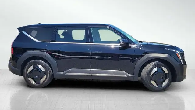 2024 Kia EV9 Light Long Range