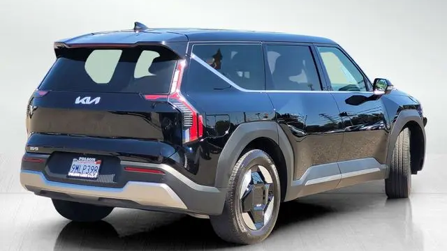 2024 Kia EV9 Light Long Range