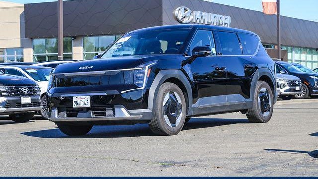 Preowned 2024 Kia EV9 Light Long Range for Sale