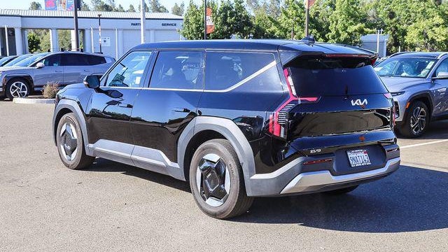 2024 Kia EV9 Light Long Range