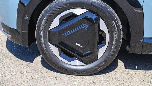 2024 Kia EV9 Land