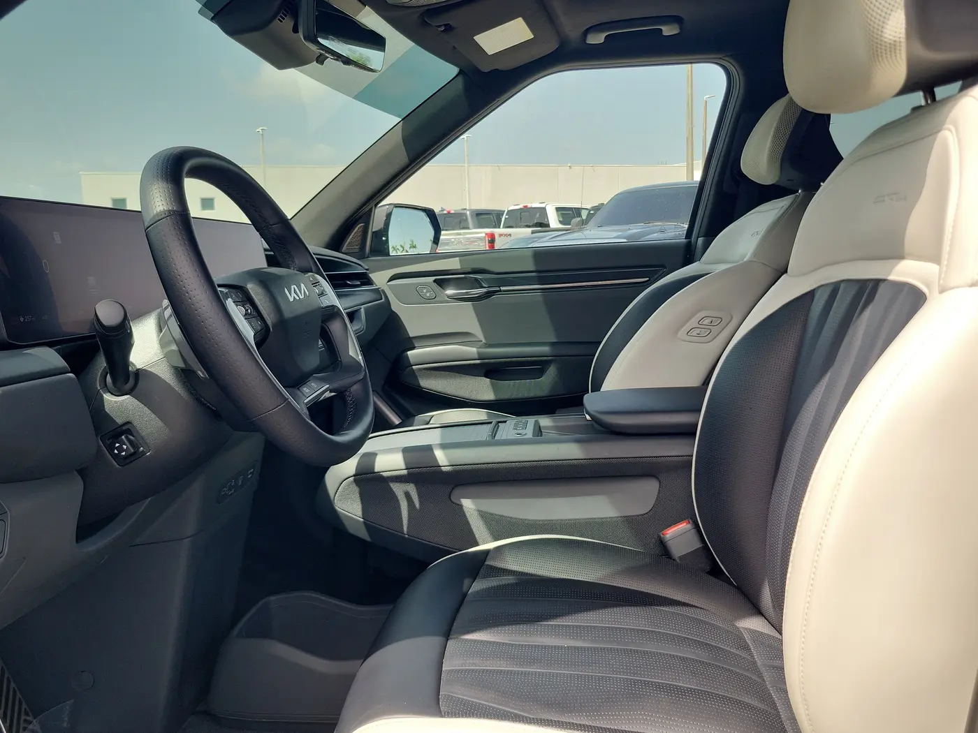 2024 Kia Ev9 - $37,880
