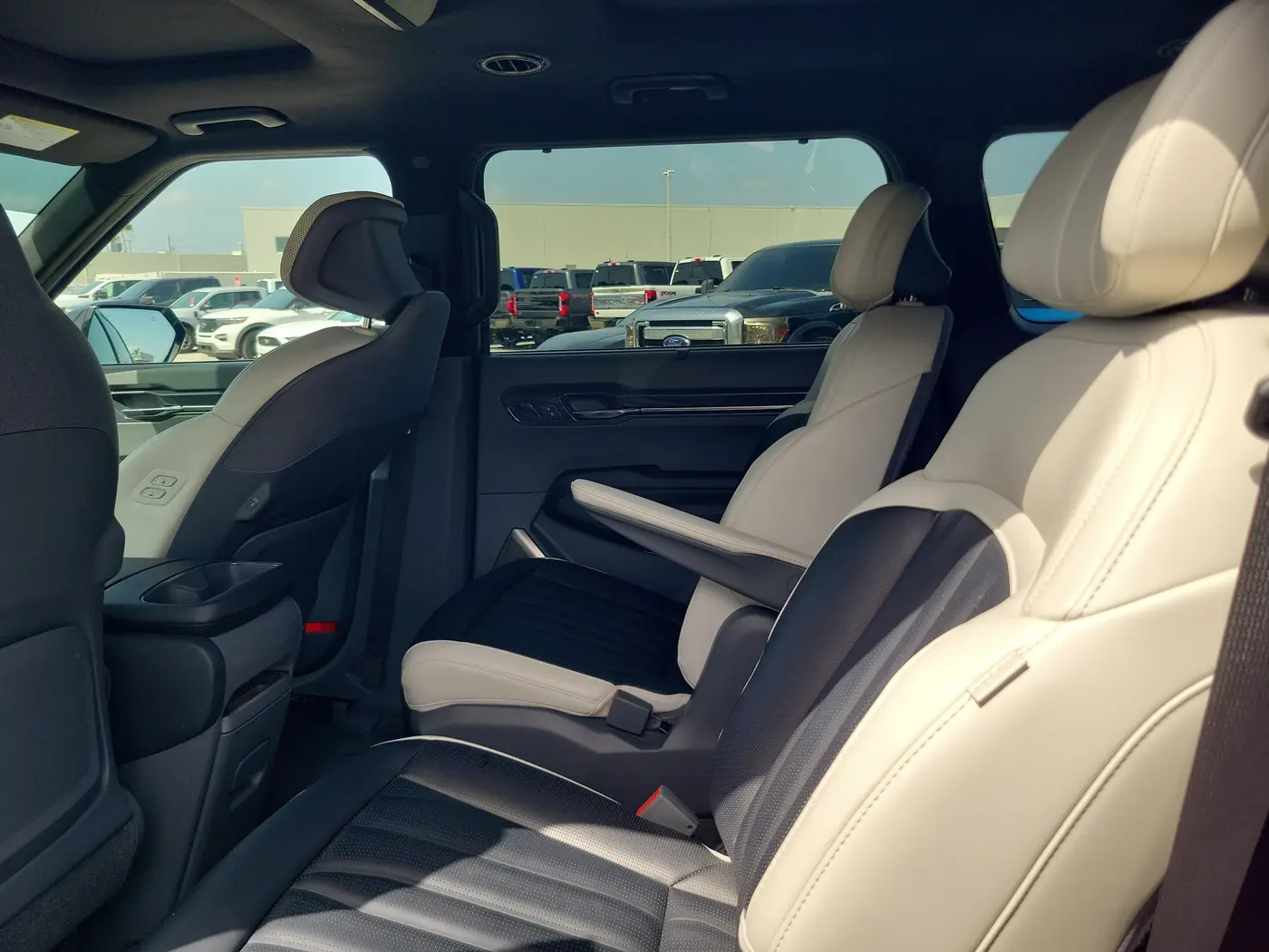 2024 Kia Ev9 - $37,880