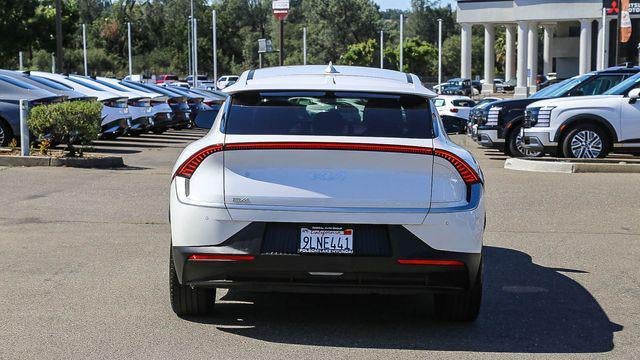 2024 Kia EV6 Light