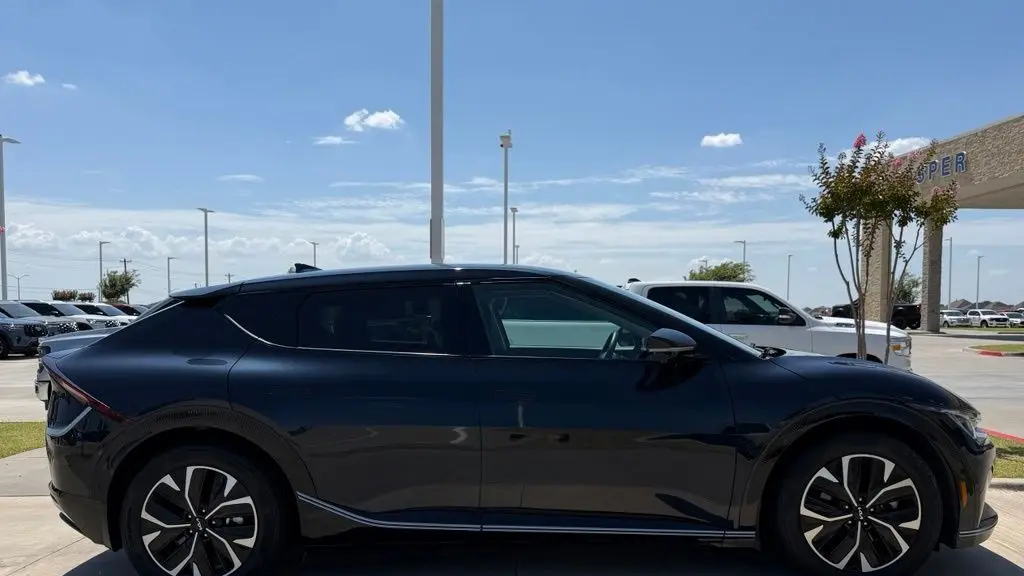 2022 Kia EV6 Wind