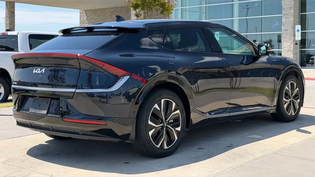 2022 Kia EV6 Wind