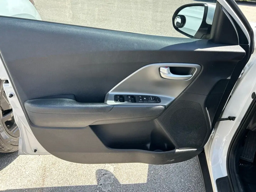 2019 Kia Niro - $9,994