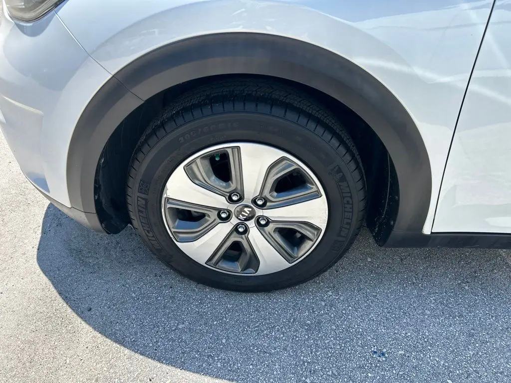 2019 Kia Niro - $9,994