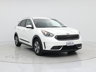 2019 Kia Niro with Snow White Pearl Exterior