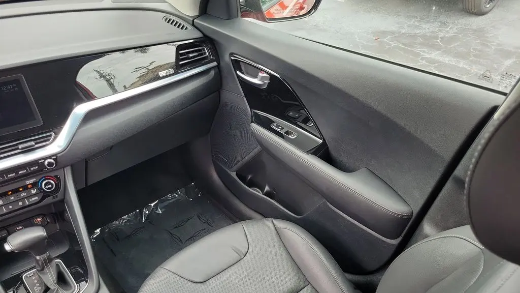 2022 Kia Niro Touring Special Edition
