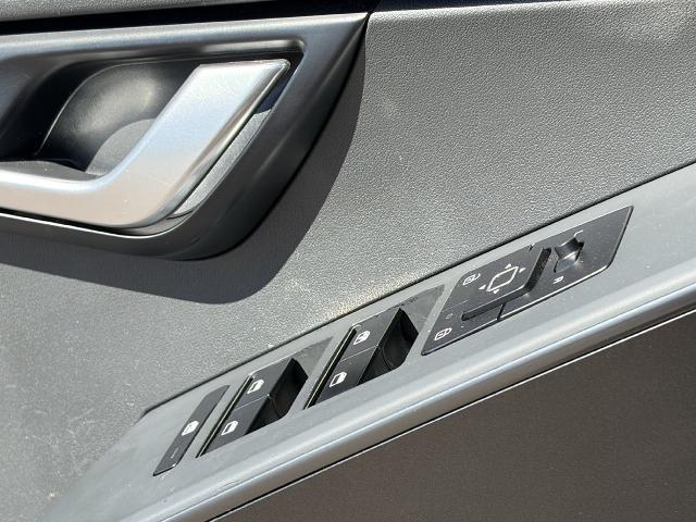 2023 Kia Niro - $17,845