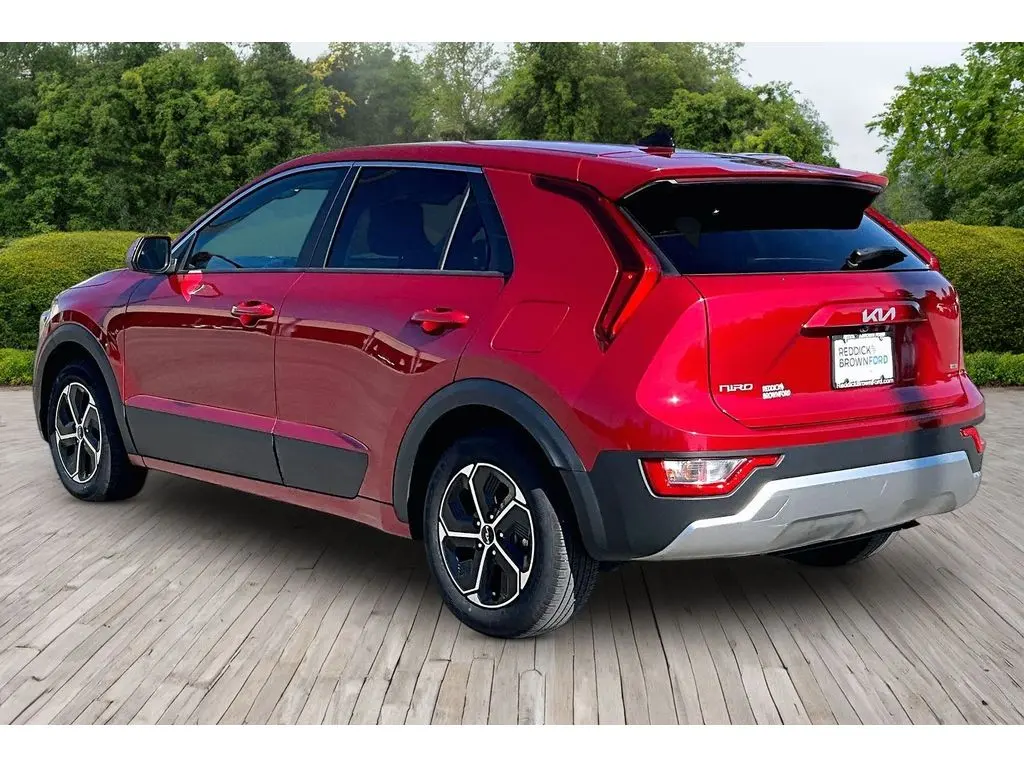 2025 Kia Niro - $21,400