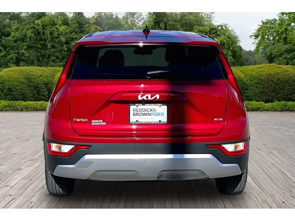 2025 Kia Niro - $21,400