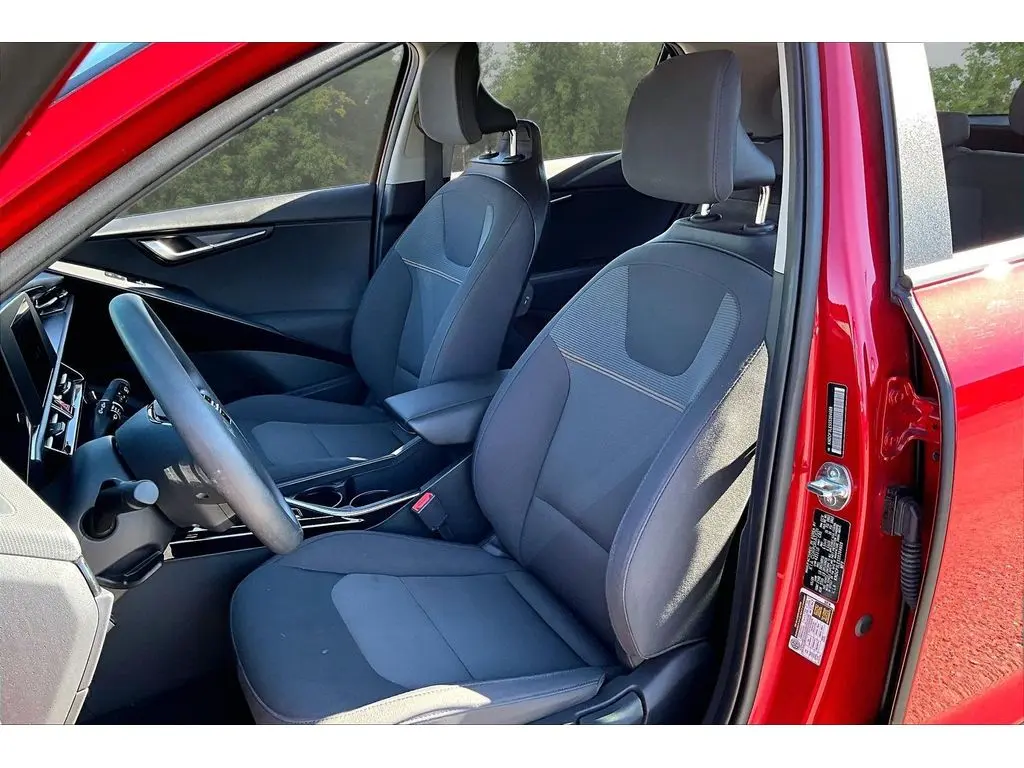 2025 Kia Niro - $21,400