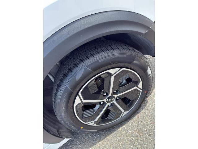 2025 Kia Niro - $24,000
