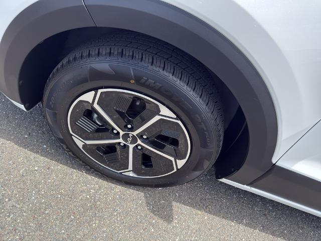 2025 Kia Niro - $24,000