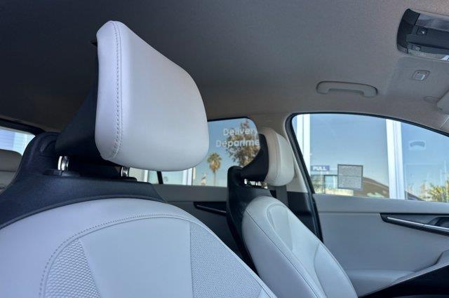 2023 Kia Niro - $18,988