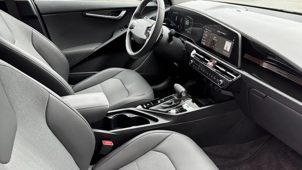 2025 Kia Niro EX