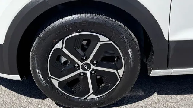 2024 Kia Niro EX